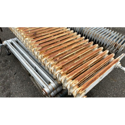 1372 - FIVE VINTAGE CAST IRON RADIATORS / ALL LOTS ARE LOCATED IN SL0 9LG, REGRETFULLY WE DO NOT OFFER SHIP... 
