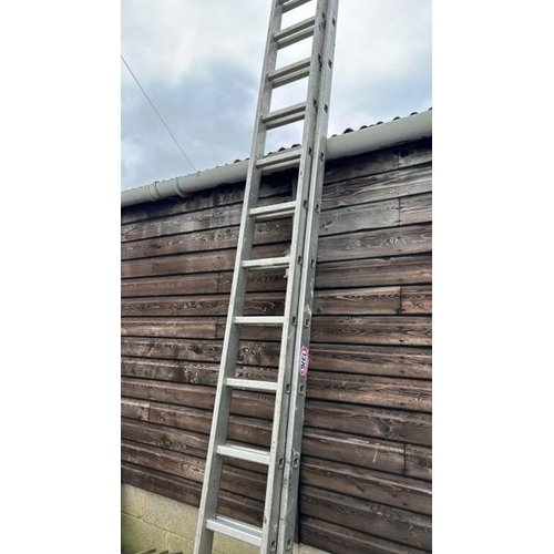 1376 - A LONG EXTENDING ALUMINIUM LADDER / ALL LOTS ARE LOCATED IN SL0 9LG, REGRETFULLY WE DO NOT OFFER SHI... 