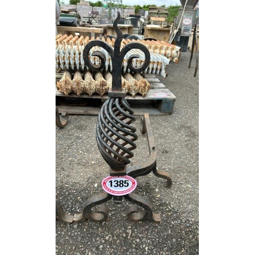 1385 - A PAIR OF ORNATE CAST IRON FIRE DOGS, 64CM (H) X 68CM (L) / ALL LOTS ARE LOCATED IN SL0 9LG, REGRETF... 