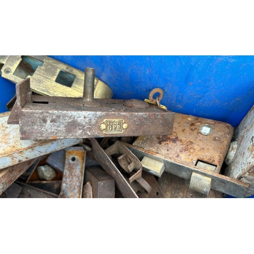 1388 - A QUANTITY OF VINTAGE DOOR LOCKS / ALL LOTS ARE LOCATED IN SL0 9LG, REGRETFULLY WE DO NOT OFFER SHIP... 