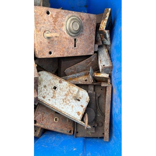 1388 - A QUANTITY OF VINTAGE DOOR LOCKS / ALL LOTS ARE LOCATED IN SL0 9LG, REGRETFULLY WE DO NOT OFFER SHIP... 