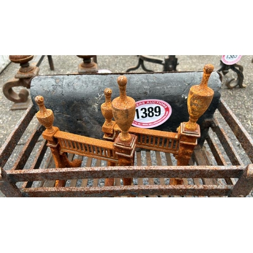 1389 - A CAST IRON LOG STORE, 36CM (H) X 43CM (W) X 37CM (H) / ALL LOTS ARE LOCATED IN SL0 9LG, REGRETFULLY... 