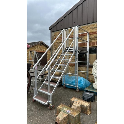 1390 - A MOBILE ALUMINIUM PLATFORM, 320CM (L) X 310CM (H) / ALL LOTS ARE LOCATED IN SL0 9LG, REGRETFULLY WE... 
