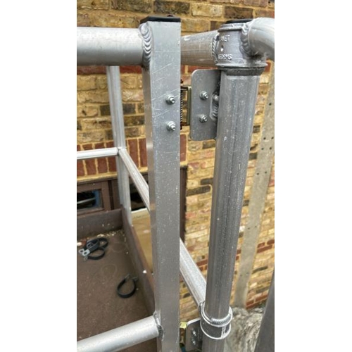 1390 - A MOBILE ALUMINIUM PLATFORM, 320CM (L) X 310CM (H) / ALL LOTS ARE LOCATED IN SL0 9LG, REGRETFULLY WE... 