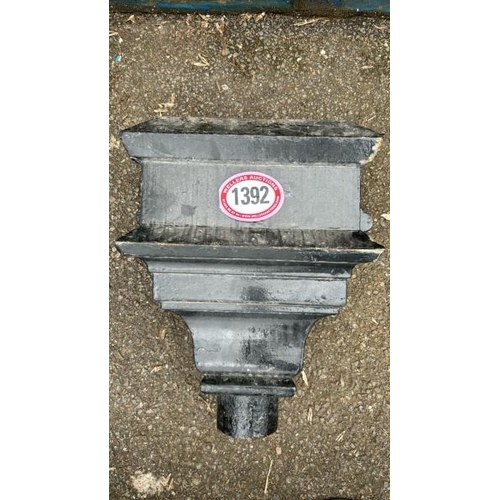 1392 - A SINGLE CAST IRON HOPPER, 52CM (H) X 5CM (W) / ALL LOTS ARE LOCATED IN SL0 9LG, REGRETFULLY WE DO N... 