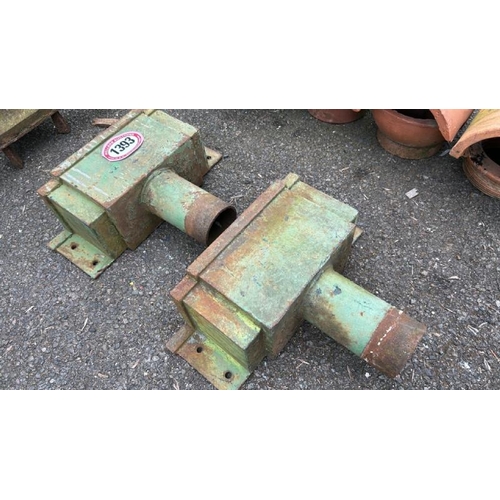 1393 - A PAIR OF CAST IRON HOPPERS, 38CM (H) X 50CM (W) / ALL LOTS ARE LOCATED IN SL0 9LG, REGRETFULLY WE D... 
