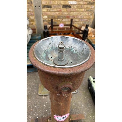1394 - A CAST IRON DRINKING FOUNTAIN, 100CM (H) / ALL LOTS ARE LOCATED IN SL0 9LG, REGRETFULLY WE DO NOT OF... 