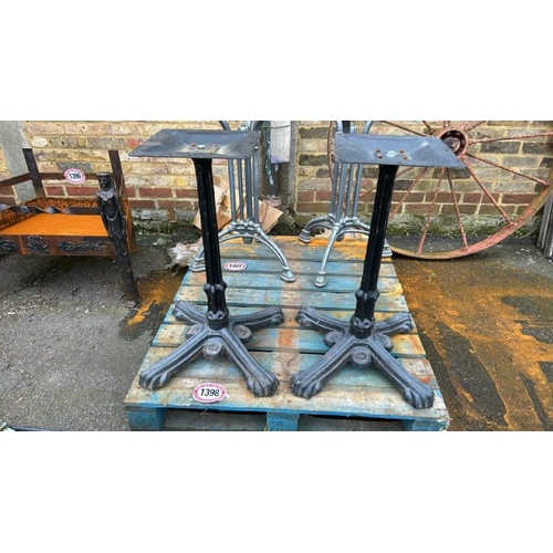 1398 - A PAIR OF CAST IRON TABLE BASES, 73CM (H) / ALL LOTS ARE LOCATED IN SL0 9LG, REGRETFULLY WE DO NOT O... 