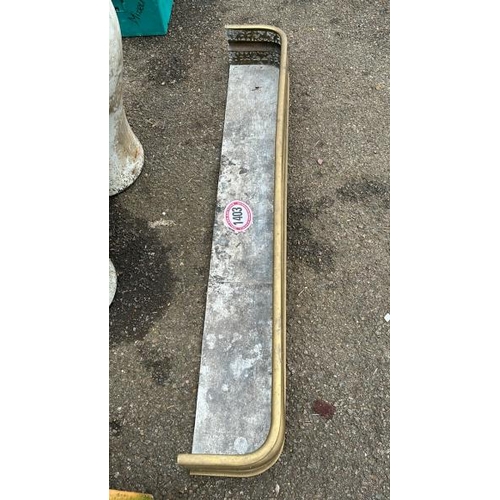 1403 - A BRASS FENDER, 131CM (H) / ALL LOTS ARE LOCATED IN SL0 9LG, REGRETFULLY WE DO NOT OFFER SHIPPING, B... 