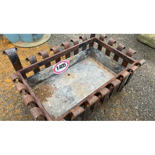 1405 - A CAST IRON FIRE GRATE/LOG STORE, 32CM (H) X 52CM (W) X 33CM (D) / ALL LOTS ARE LOCATED IN SL0 9LG, ... 