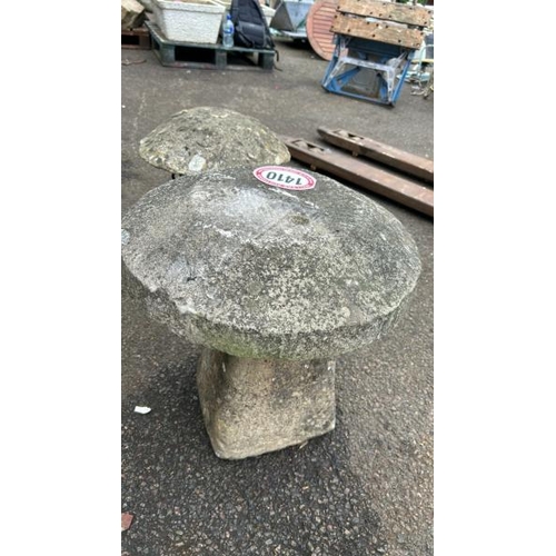 1410 - FOUR RECONSTITUTED STADDLE STONES, LARGEST 60CM (H) / ALL LOTS ARE LOCATED IN SL0 9LG, REGRETFULLY W... 