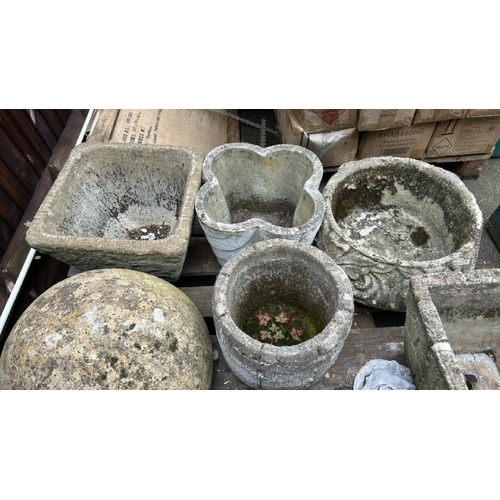 1416 - A PALLET OF STONEWARE INCL. PLANTERS, BALL TOPS AND A RECONSTITUTED STONE STATUE OF A WATER PUMP / A... 