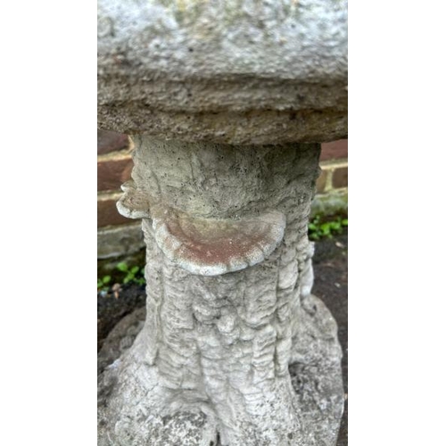 1422 - A RECONSTITUTED STONE BIRDBATH, 53CM (H) / ALL LOTS ARE LOCATED IN SL0 9LG, REGRETFULLY WE DO NOT OF... 