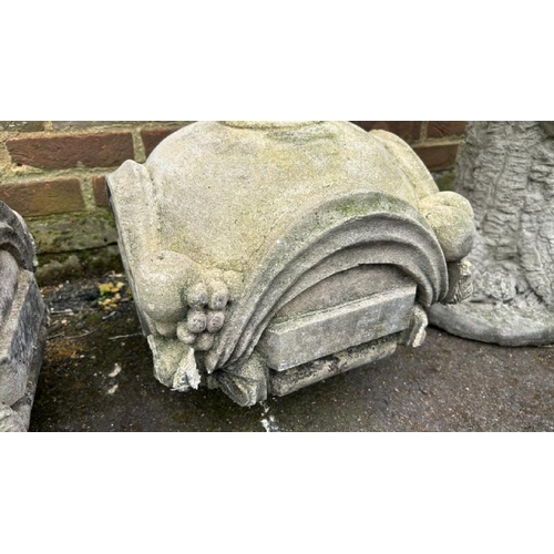 1423 - A PAIR OF MATCHING RECONSTITUTED STONE PIER CAPS, 36CM (H) X 38CM (W) / ALL LOTS ARE LOCATED IN SL0 ... 