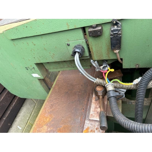 1427 - KXL LA CORROUEUSE 220 MACHINE, 128CM (H) X 125CM (H) X 130CM (D) / ALL LOTS ARE LOCATED IN SL0 9LG, ... 