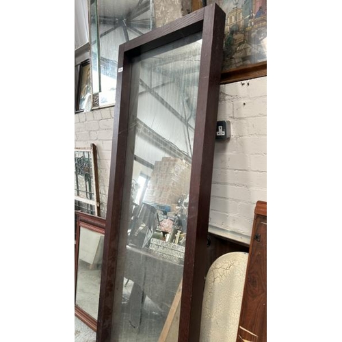 1524 - A VERY LARGE FLOOR LENGTH MIRROR IN THICK WOODEN FRAME, 60 X 203CM / ALL LOTS ARE LOCATED IN SL0 9LG... 