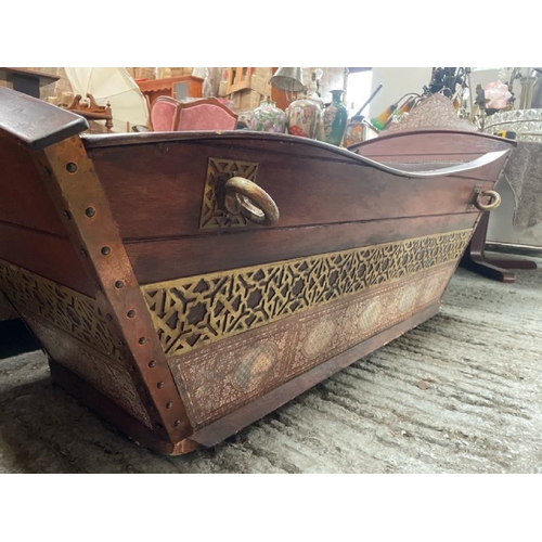 1542 - A DECORATIVE SHIP'S BED, WITH BRASS SECURING LOOPS, COPPER AND BRASS INLAID DECORATION AND INTERIOR ... 
