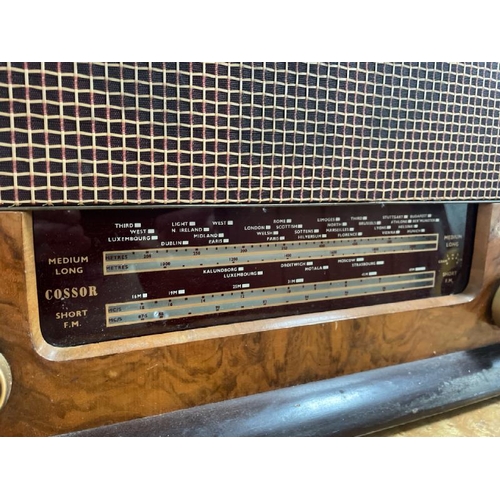 1545 - COSSOR MELODY MASTER' RADIO. MODEL 523. POWERS UP, UNTESTED / ALL LOTS ARE LOCATED IN SL0 9LG, REGRE... 