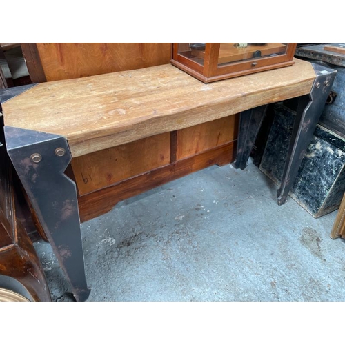 Lot 1568      