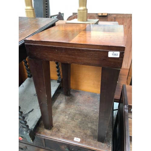 Lot 1582      