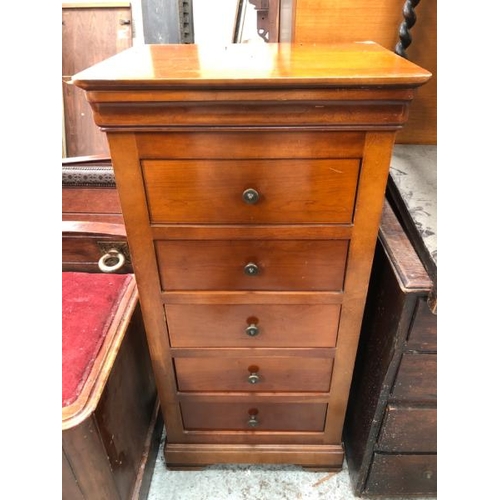 Lot 1584      