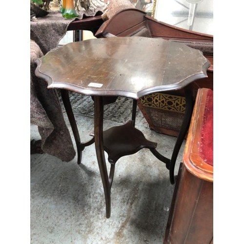 Lot 1586      