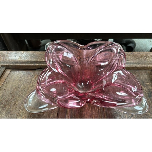 1758 - FOUR GLASS BOWLS INCLUDING ONE BY MURANO  / ALL LOTS ARE LOCATED IN SL0 9LG, REGRETFULLY WE DO NOT O... 