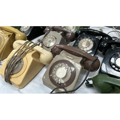 1801 - A COLLECTION OF NINETEEN VINTAGE TELEPHONES / ALL LOTS ARE LOCATED IN SL0 9LG, REGRETFULLY WE DO NOT... 