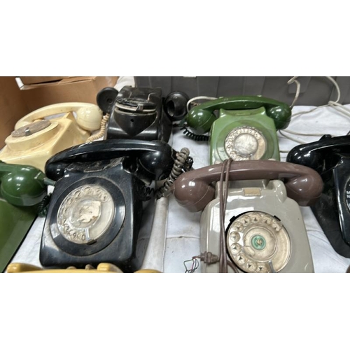 1801 - A COLLECTION OF NINETEEN VINTAGE TELEPHONES / ALL LOTS ARE LOCATED IN SL0 9LG, REGRETFULLY WE DO NOT... 