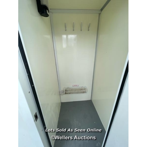 1003 - 6 PERSON 12 X 7.5FT AJC EASY CABIN TOWABLE WELFARE UNIT, INCLUDES WASH BASIN, KETTLE, MICROWAVE, SEA... 