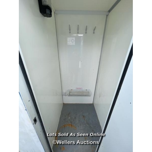 1007 - 6 PERSON 12 X 7.5FT AJC EASY CABIN TOWABLE WELFARE UNIT, INCLUDES WASH BASIN, KETTLE, MICROWAVE, SEA... 