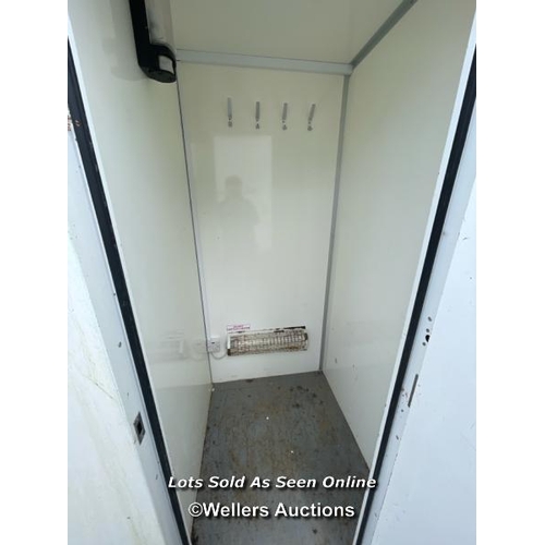 1009 - 6 PERSON 12 X 7.5FT AJC EASY CABIN TOWABLE WELFARE UNIT, INCLUDES WASH BASIN, KETTLE, MICROWAVE, SEA... 