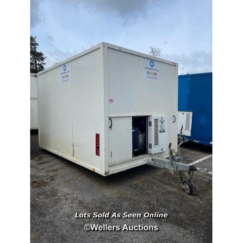 1009 - 6 PERSON 12 X 7.5FT AJC EASY CABIN TOWABLE WELFARE UNIT, INCLUDES WASH BASIN, KETTLE, MICROWAVE, SEA... 