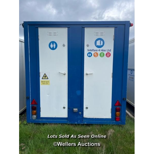 1010 - 6 PERSON 12 X 7.5FT AJC EASY CABIN TOWABLE WELFARE UNIT, INCLUDES WASH BASIN, KETTLE, MICROWAVE, SEA... 