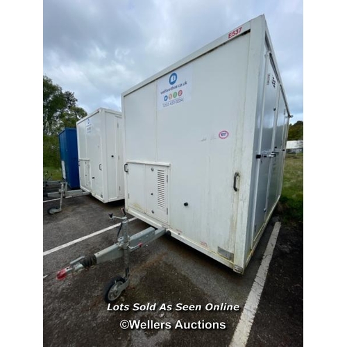 1011 - 6 PERSON 12 X 7.5FT AJC EASY CABIN TOWABLE WELFARE UNIT, INCLUDES WASH BASIN, KETTLE, MICROWAVE, SEA... 