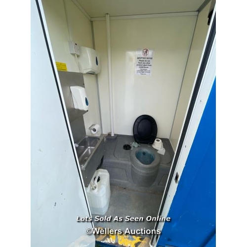 1013 - 6 PERSON 12 X 7.5FT AJC EASY CABIN TOWABLE WELFARE UNIT, INCLUDES WASH BASIN, KETTLE, MICROWAVE, SEA... 