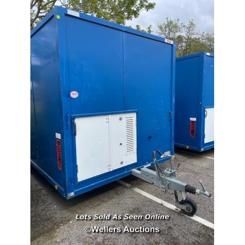 1015 - 6 PERSON 12 X 7.5FT AJC EASY CABIN TOWABLE WELFARE UNIT, INCLUDES WASH BASIN, KETTLE, MICROWAVE, SEA... 