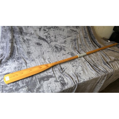 612 - NEW LAHNA WOODEN OAR, 1.95M