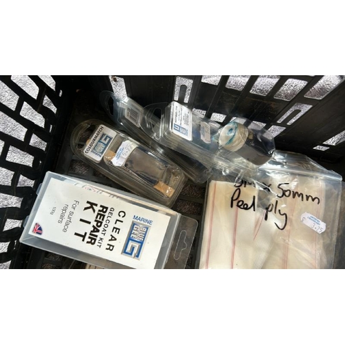 758 - CRATE OF BOAT DIY ACCESSORIES INC. DRAPER POLISHING COTTON, PAINT ROLLER, GELCOAT REPAIR KIT ETC