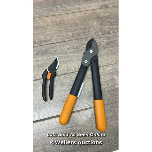 6285 - FISKARS LOPPER/PRUNER SET / B34