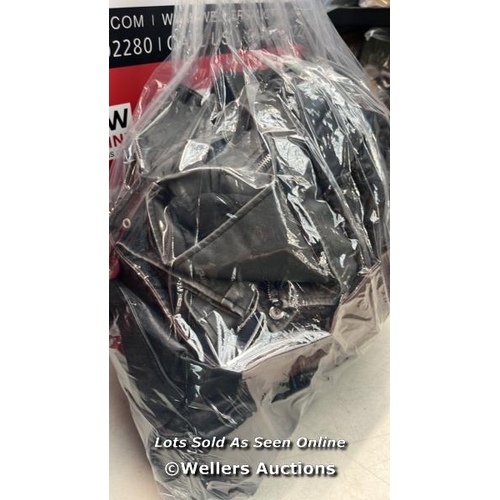 6638 - BAG OF JACKETS / UPS