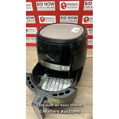 154 - GOURMIA 5.7L DIGITAL AIR FRYER / POWERS UP / SIGNS OF USE / E5