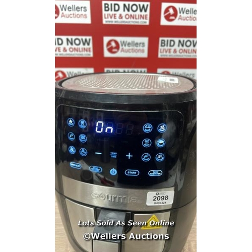 154 - GOURMIA 5.7L DIGITAL AIR FRYER / POWERS UP / SIGNS OF USE / E5