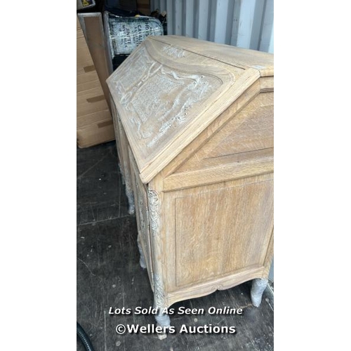 8004 - FRENCH ANTIQUE BUREAU / WRITERS DESK / 126 X 105.5 X 51CM / CON