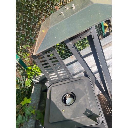 8005 - PYRAMID HEATER PARTS, SEE IMAGES , NO GLASS TUBE / CON