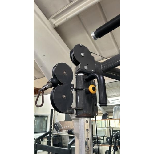 37 - SPORTSART FITNESS S972 FUNCTIONAL TRAINER, 140KG WEIGHT CAPACITY, INCLUDES X7 ASSOCIATED ATTACHMENTS... 