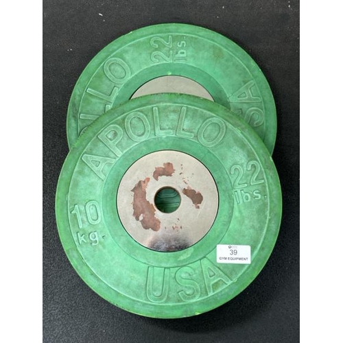 39 - X2 APOLLO USA 10KG WEIGHT PLATES, APPROX 45CM (DIA)