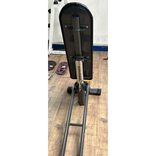 77 - SPORTSART FITNESS A991 ADJUSTABLE BENCH, APPROX OVERALL MEASUREMENTS WHEN FULLY ADJUSTED 140CM (H) X... 