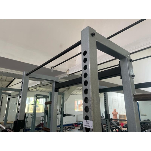 89 - SQUAT RACK, TO INCLUDE STRAIGHT BARBELL, APPROX OVERALL DIMENSIONS OF RACK ONLY 211CM (H) X 179CM (W... 