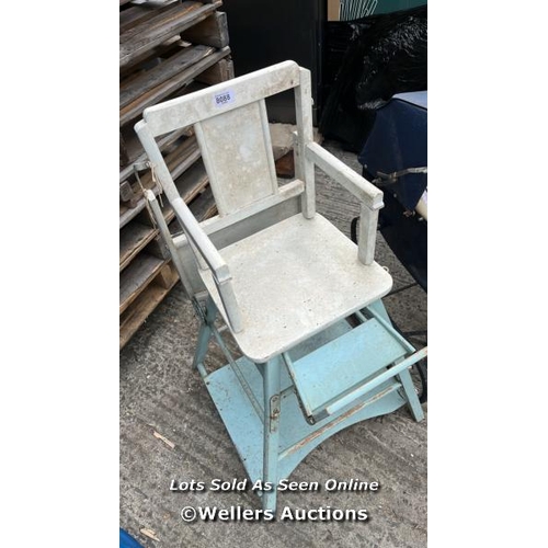8023 - 2X ANTIQUE BUGGIES / 1X ANTIQUE HIGHCHAIR